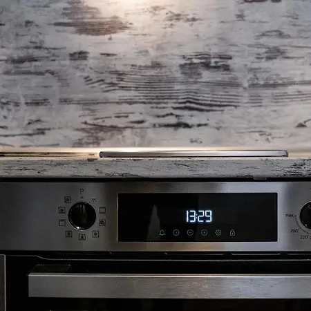 Karavelov Center * Várna