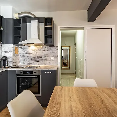 Karavelov Center * Varna